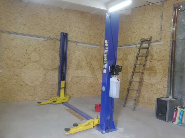 Гараж, > 30 м²