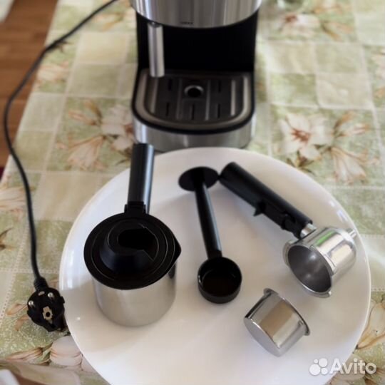 Кофеварка рожковая polaris pcm 4011