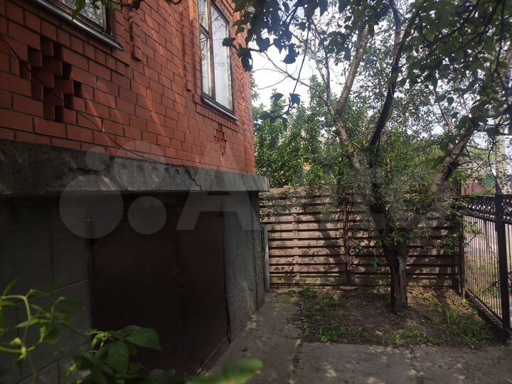 Дом 219 м² на участке 4,2 сот.