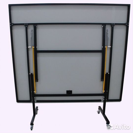 Теннисный стол