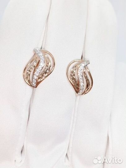 Золотые серьги с камнем