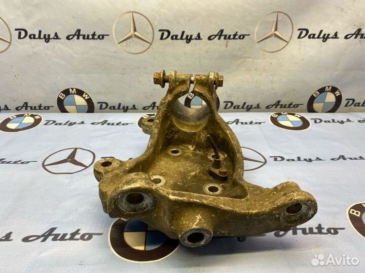 Кулак поворотный передний левый Bmw 750Il E65 LCI