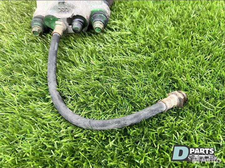 Суппорт тормозной задний правый Infiniti Qx56 JA60