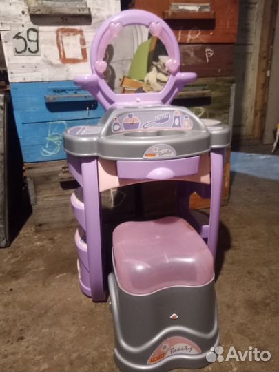 Туалетный столик для девочки