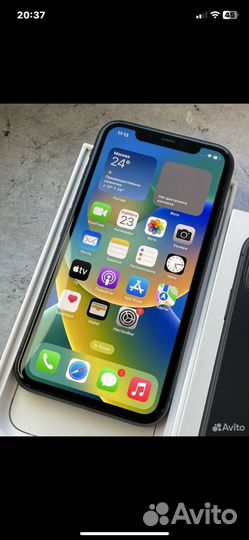 iPhone 11, 64 ГБ