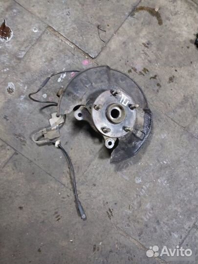 Кулак поворотный передний левый Geely Emgrand Ec7