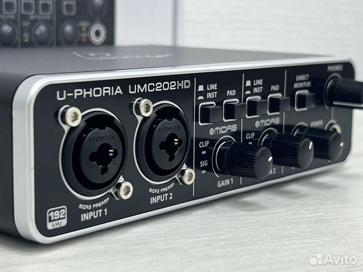 Внешняя звуковая карта Behringer U-Phoria UMC202HD