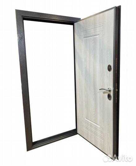 Дверь входная металлическая новая