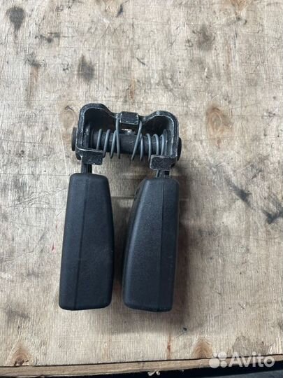 Замок ремня безопасности задний Ford Focus 3 CB8