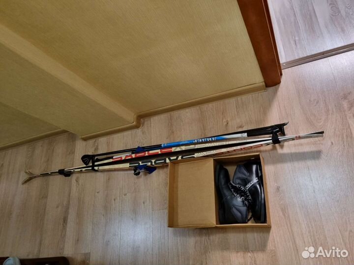 Лыжи палки ботинки