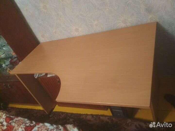 Компьютерный стол