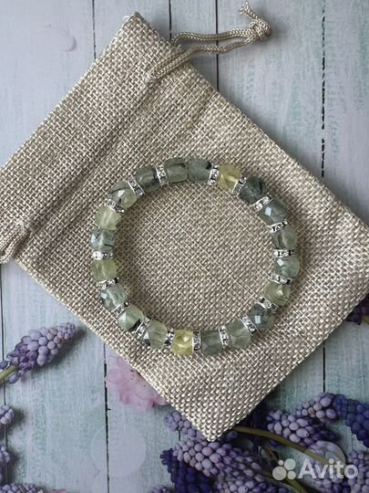 Браслет из пренита