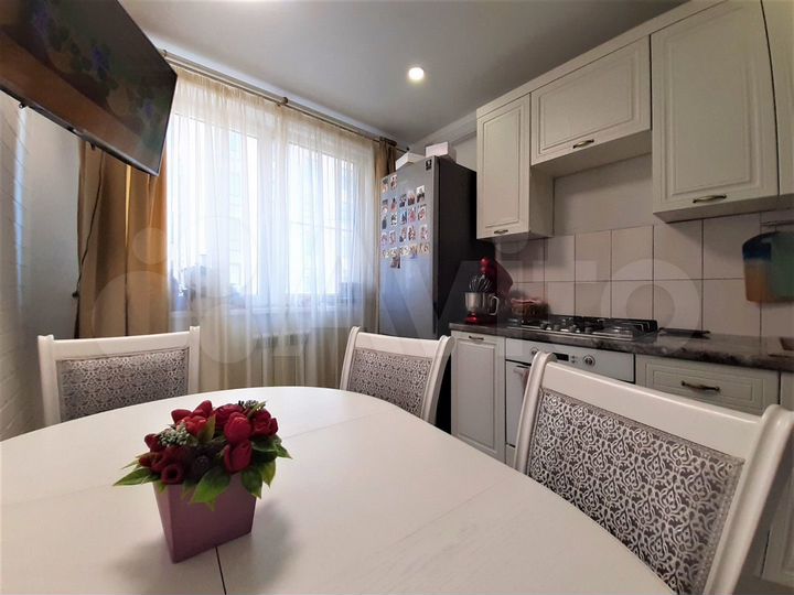 2-к. квартира, 49 м², 9/9 эт.