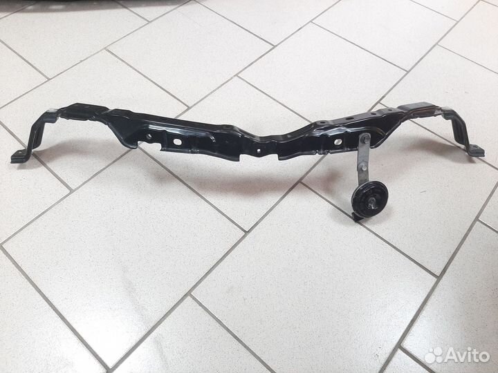 Планка радиатора верхняя Toyota RAV 2012-19