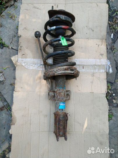 Стойка амортизатора передняя правая Volvo Xc 90