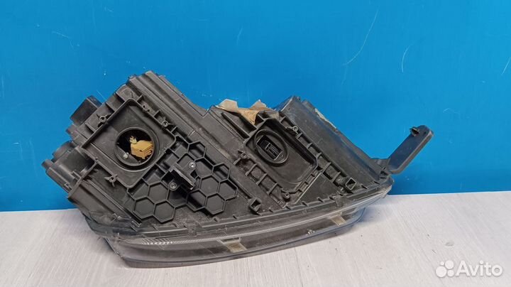 Фара левая Skoda Yeti 1 2009