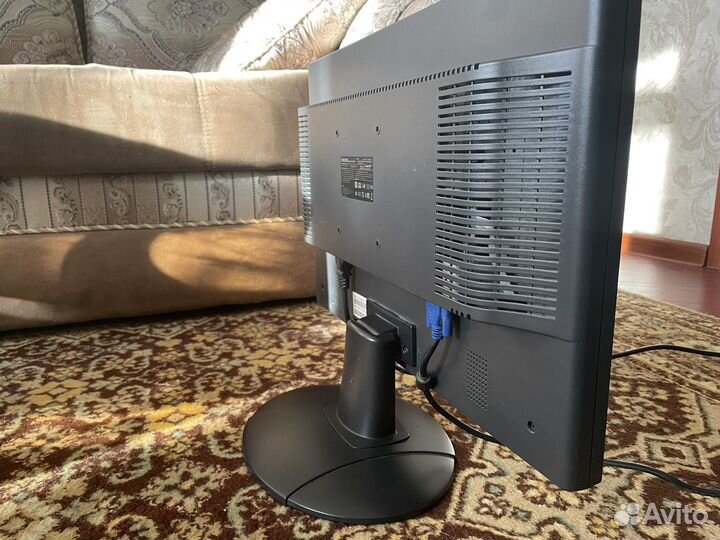 Монитор philips 22
