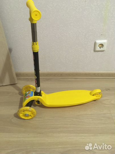 Самокат детский трехколесный со