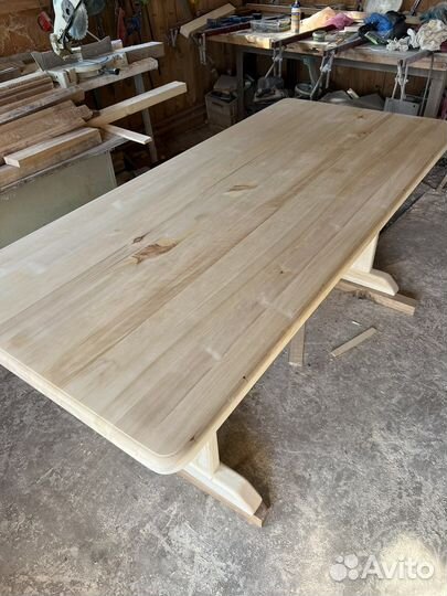 Стол обеденный