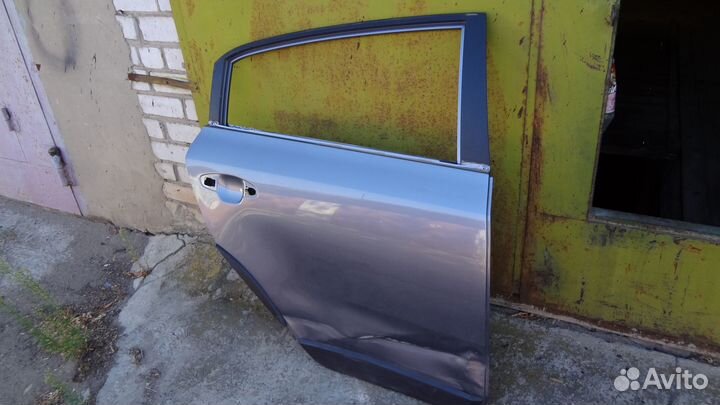 Дверь задняя правая Kia Rio X оригинал под ремонт
