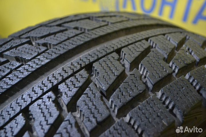 Bridgestone Blizzak MZ-01 215/55 R16