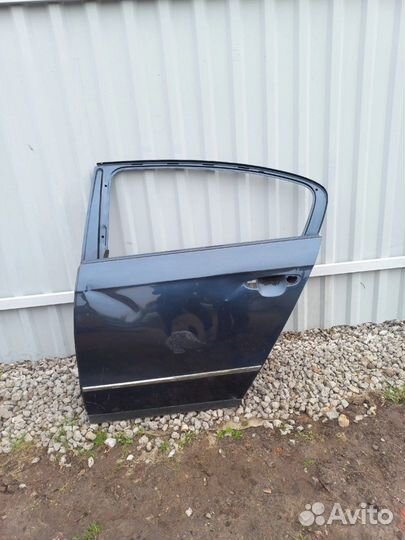 Дверь левая задняя Volkswagen Passat B6