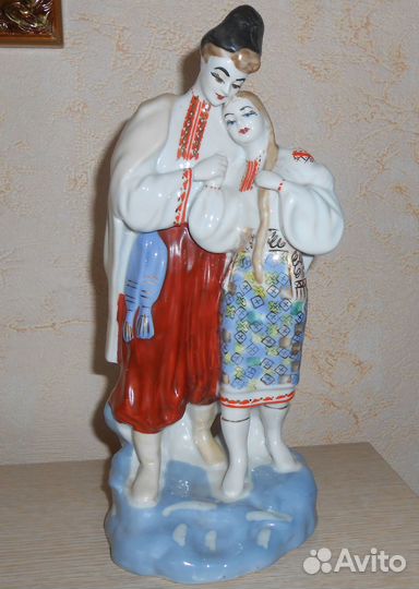 Фарфоровая статуэтка (Майская ночь ) зхк