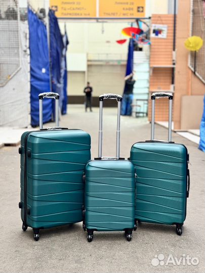 Чемодан на колесах большой маленький s m l