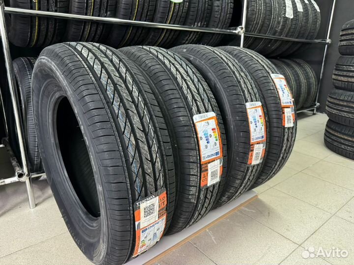 Tracmax X-Privilo H/T 215/65 R17 104