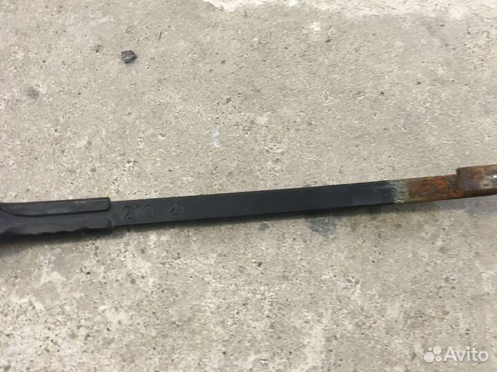 Поводок стеклоочистителя Mercedes W210 (3955)