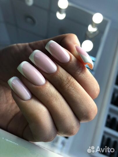 Маникюр и педикюр