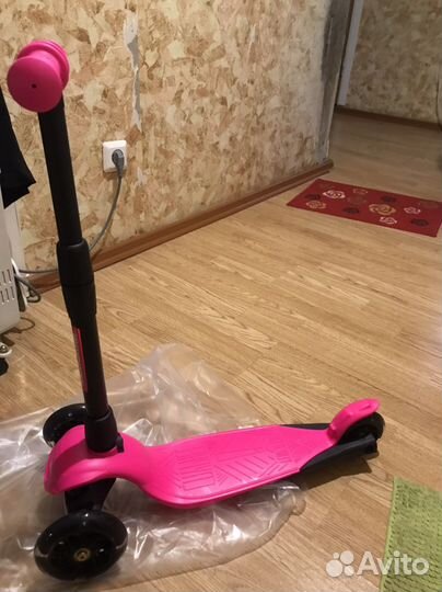 Самокат детский со светящимися колесами