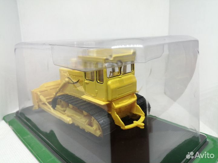 Модель Гусеничный трактор-бульдозер Т-130