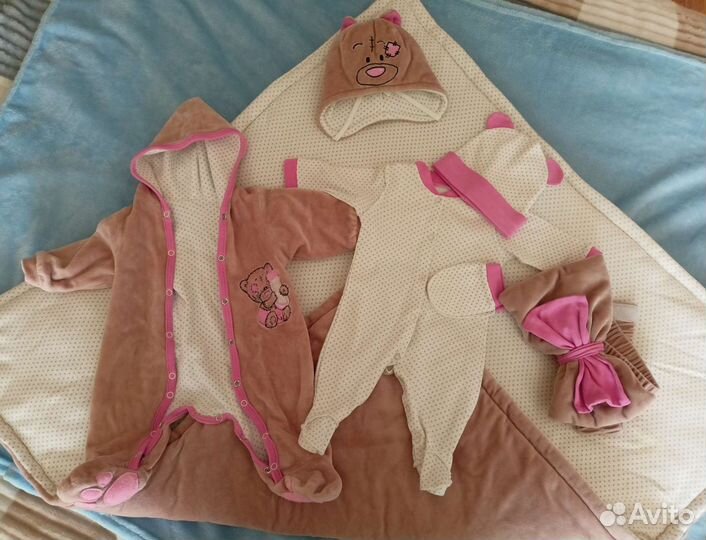 Комплект на выписку для девочки