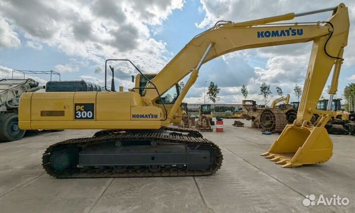 Гусеничный экскаватор Komatsu PC300-8, 2011