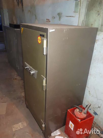 Сейф огнестойкий бу