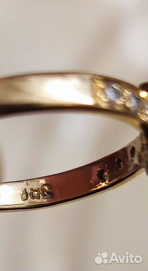 Кольцо золотое с изумрудом и бриллиантами