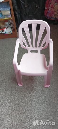 Детский пластиковый стул