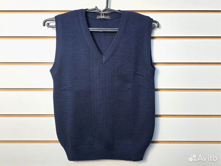 Школьный трикотажный жилет на мальчика 182 новый
