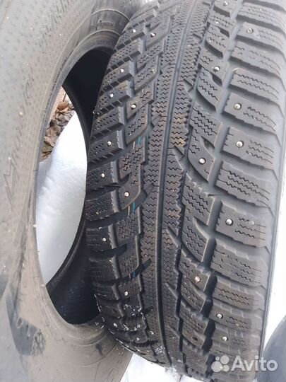 Kumho I'Zen KW22 225/65 R17 94T
