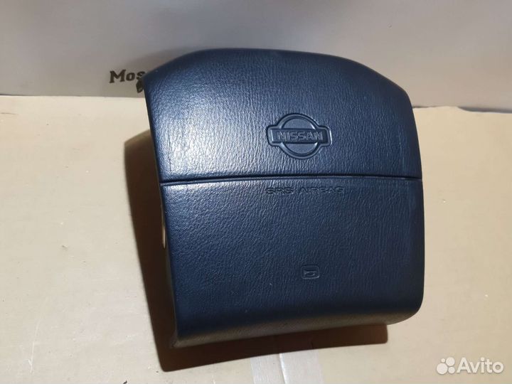 Подушка безопасности в руль Nissan Laurel