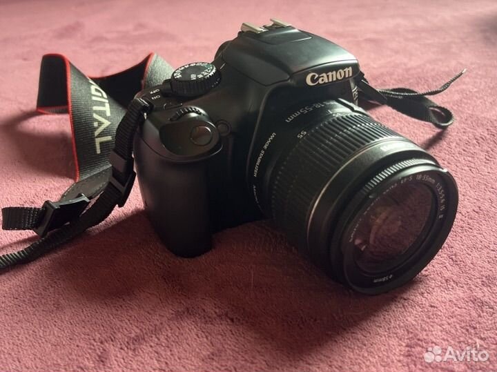 Зеркальный фотоаппарат Canon EOS 1100D