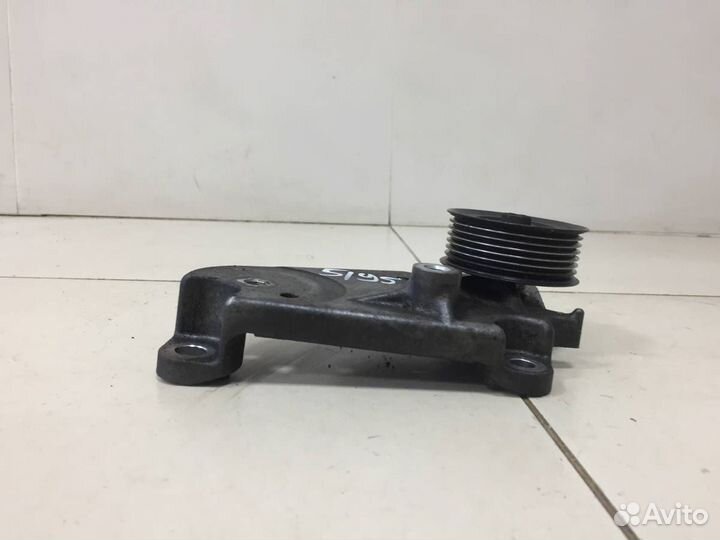 Кронштейн ролика-натяжителя руч. ремня Infiniti EX/QX50 J50 2008-2017