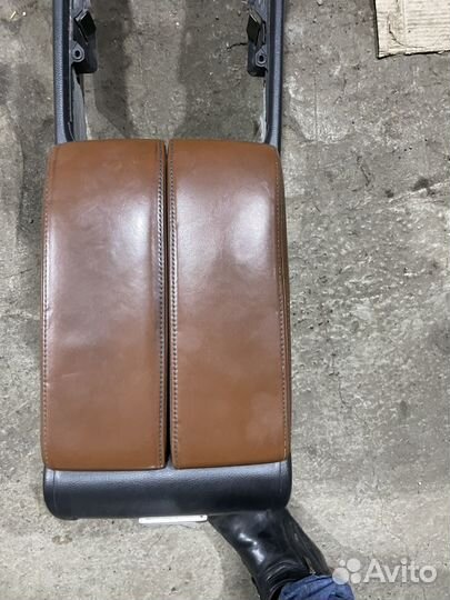 Подлокотник передний volkswagen touareg nf