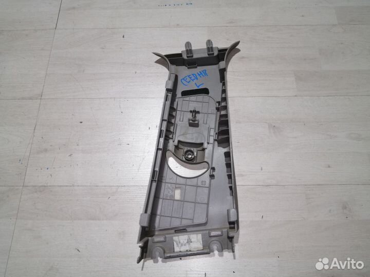 Обшивка стойки Kia Ceed