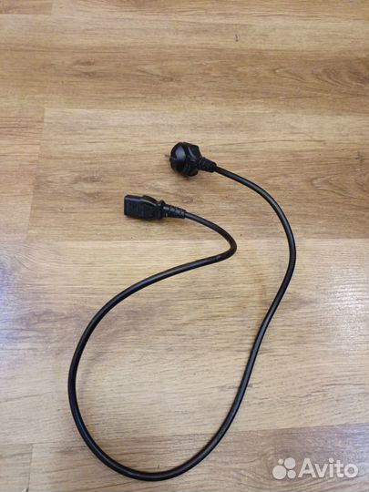 Провода питания для компьютера, интернет провода