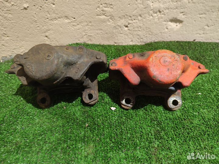 Задний суппорт Mercedes-Benz w201