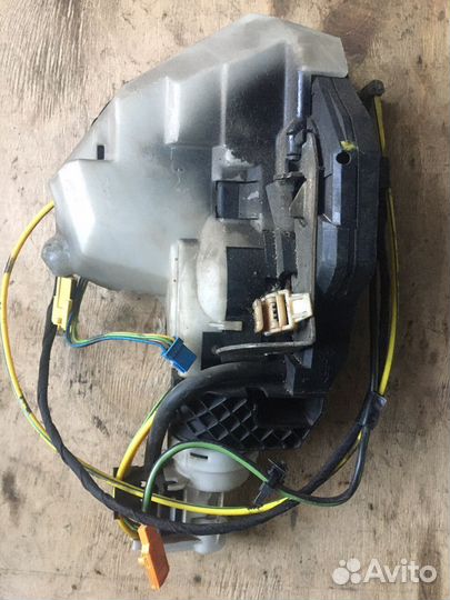 Замок двери задней левой Mercedes S430L W220