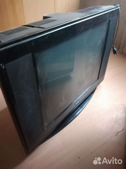 Телевизор с подставкой