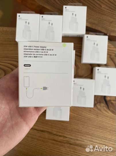 Быстрая зарядка Apple USB-C 20W